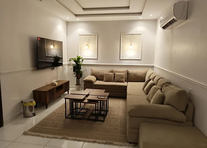 Luxury Apartment, 3 Bedrooms, Living Room, Kitchen